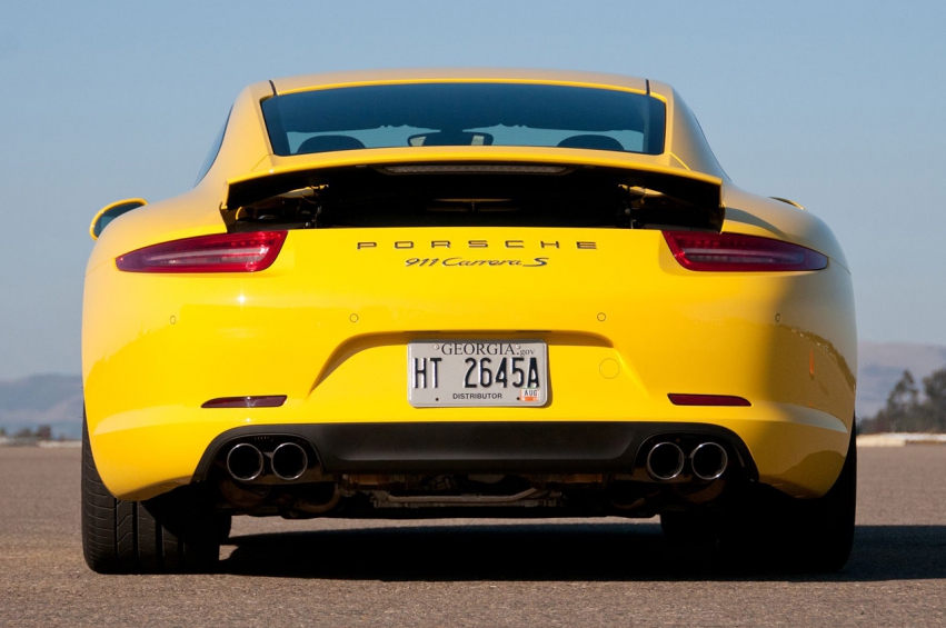 Авто обои Porsche 911 Carrera S First Drive