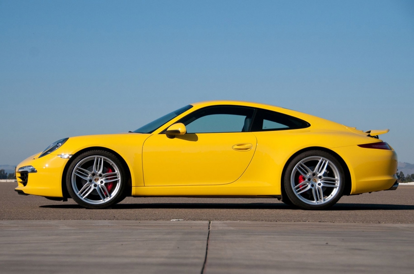 Авто обои Porsche 911 Carrera S First Drive