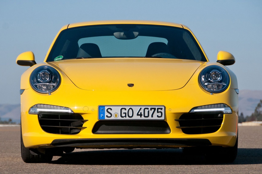 Авто обои Porsche 911 Carrera S First Drive