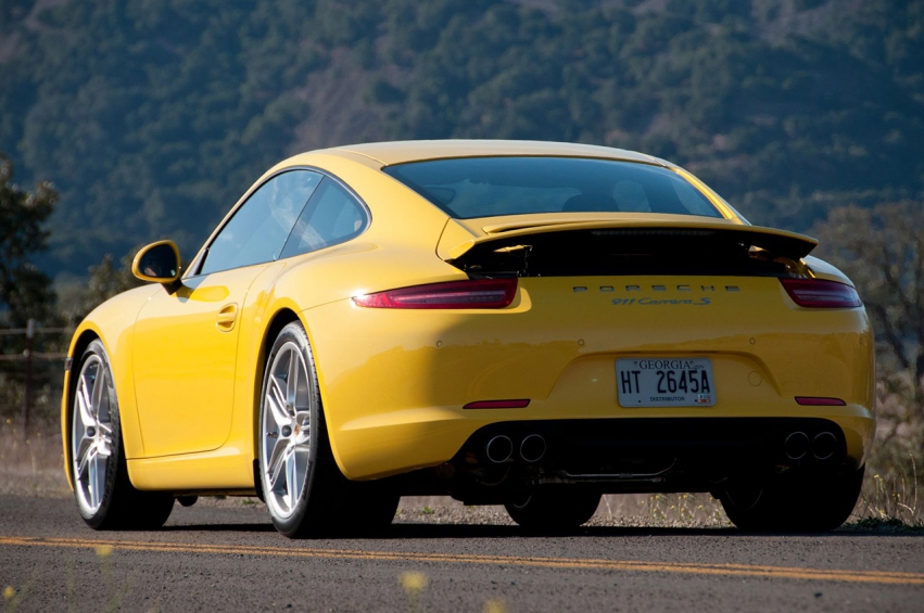 Авто обои Porsche 911 Carrera S First Drive