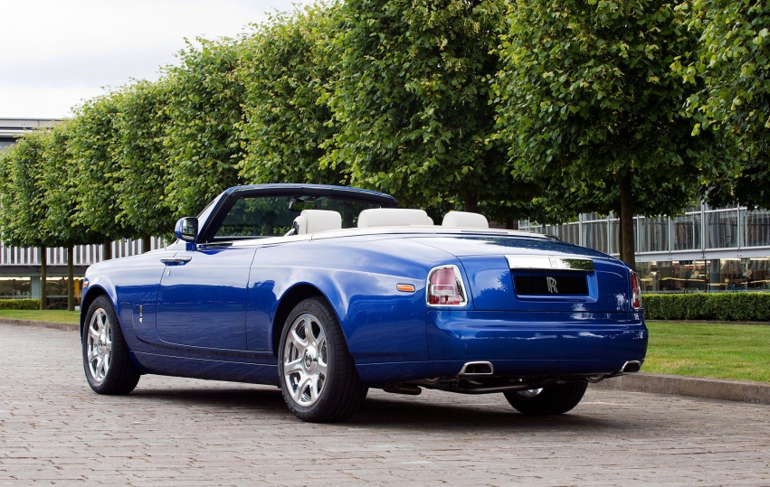 Авто обои Rolls-Royce Bespoke Phantom Drophead Coupe