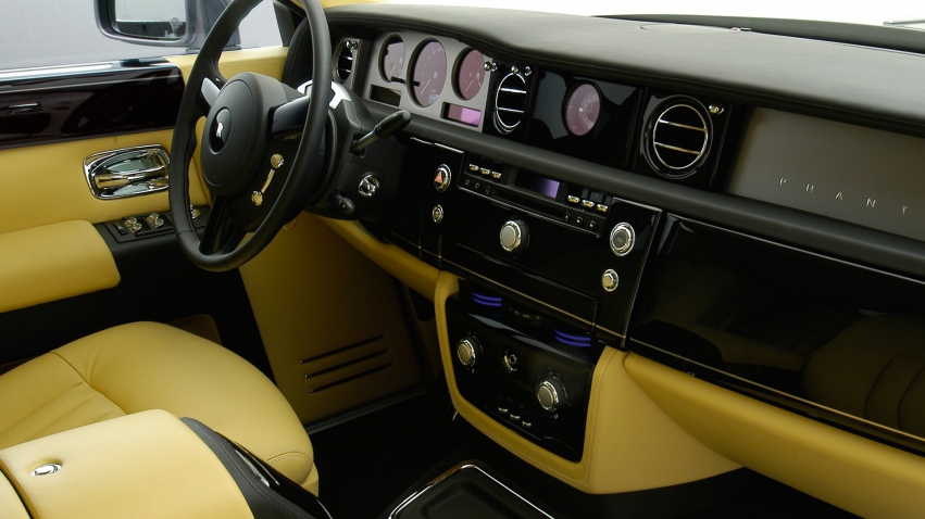 Авто обои Rolls-Royce Phantom 2012