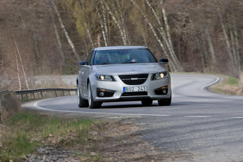 Авто обои Saab 9-5 Sedan 2011