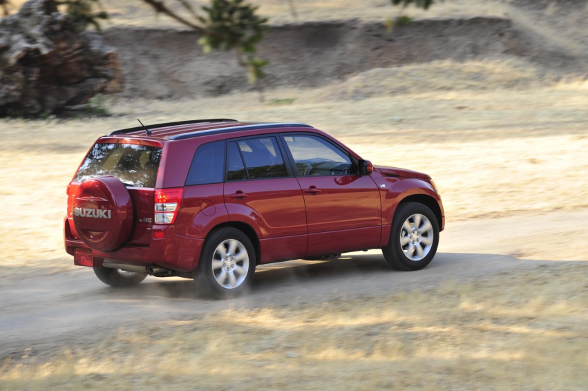 Авто обои Suzuki Grand Vitara 2012