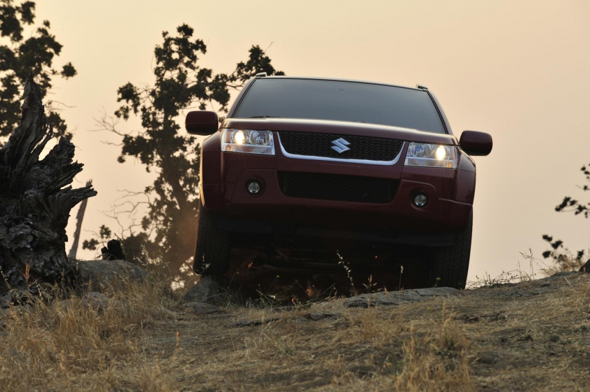 Авто обои Suzuki Grand Vitara 2012