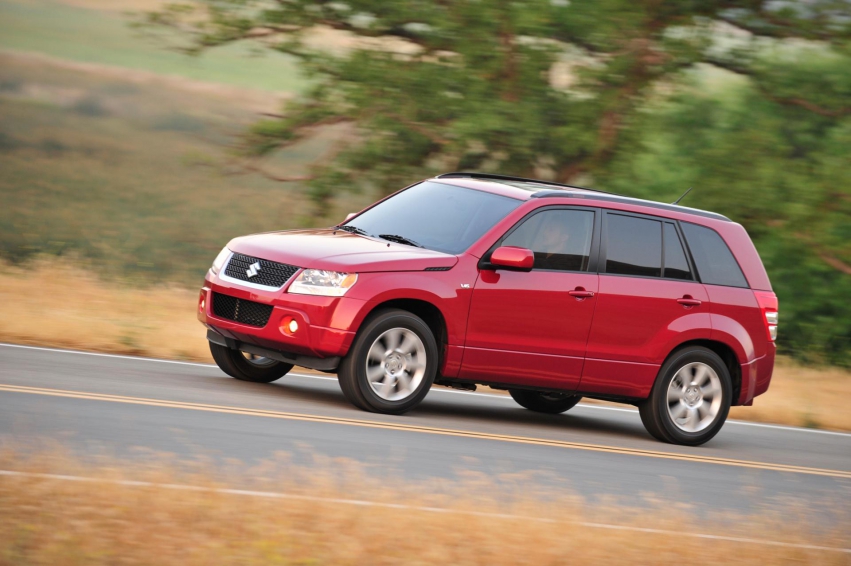 Авто обои Suzuki Grand Vitara 2012