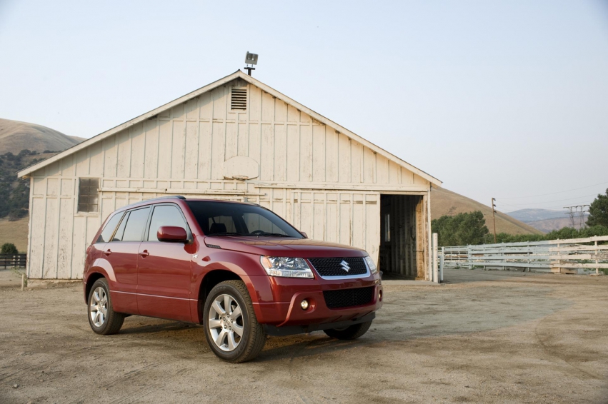 Авто обои Suzuki Grand Vitara 2012