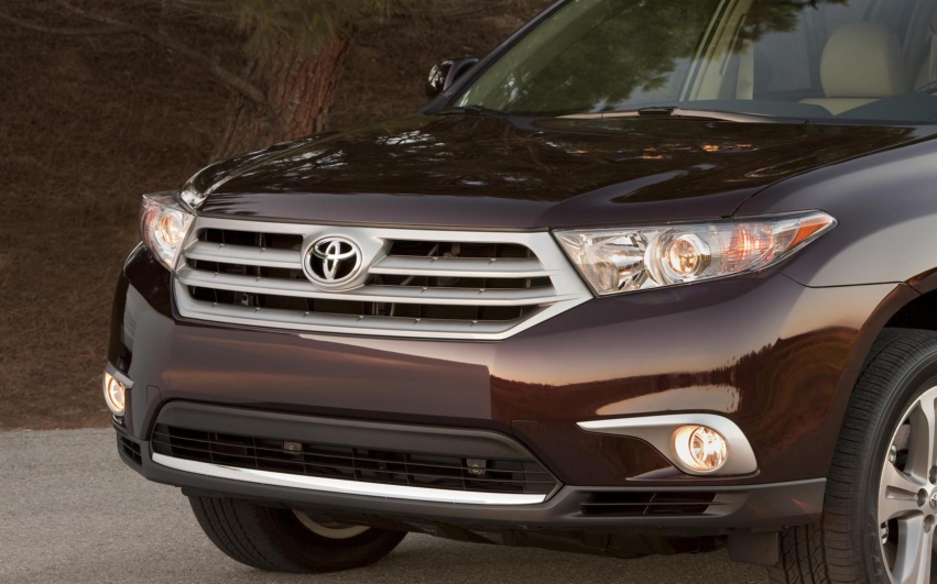 Авто обои Toyota Highlander SUV 2011