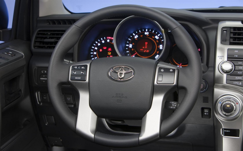 Авто обои Toyota 4Runner SUV 2012