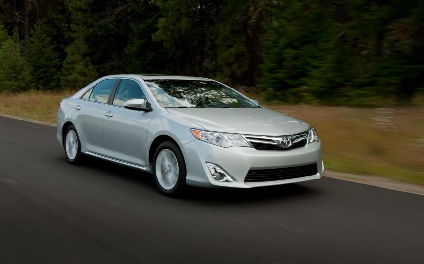 Авто обои Toyota Camry Sedan 2012