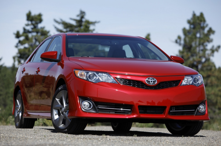 Авто обои Toyota Camry 2012