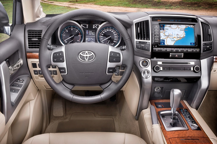 Авто обои Toyota Land Cruiser 2013