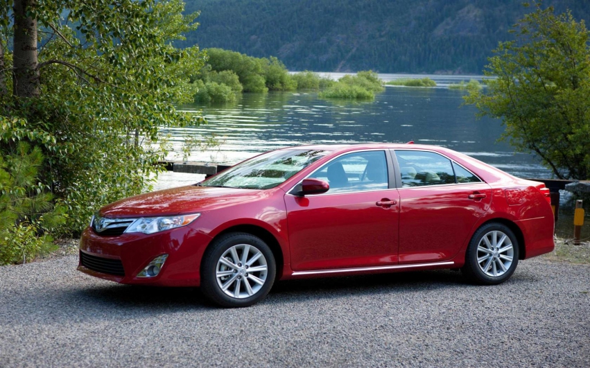 Авто обои Toyota Camry Sedan 2012