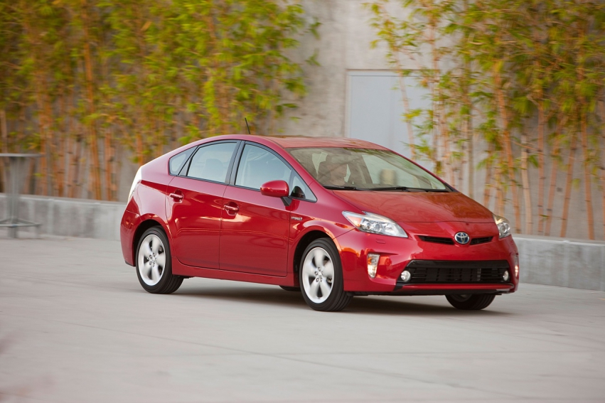 Авто обои Toyota Prius 2012