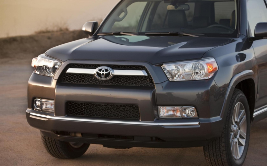 Авто обои Toyota 4Runner SUV 2012