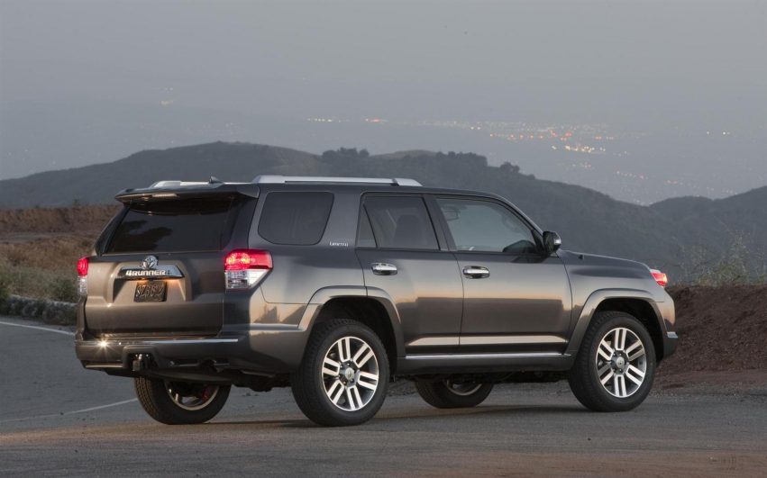 Авто обои Toyota 4Runner SUV 2012