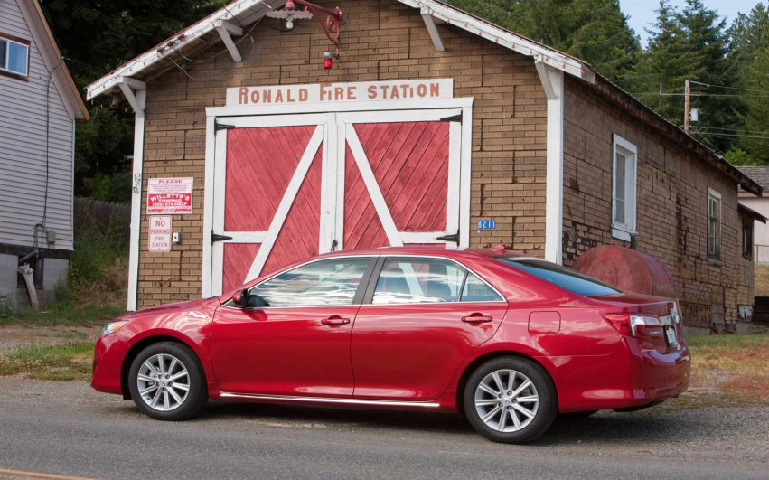 Авто обои Toyota Camry Sedan 2012