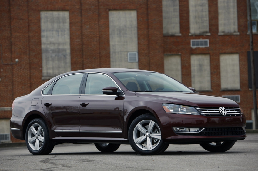 Авто обои Volkswagen Passat 2012