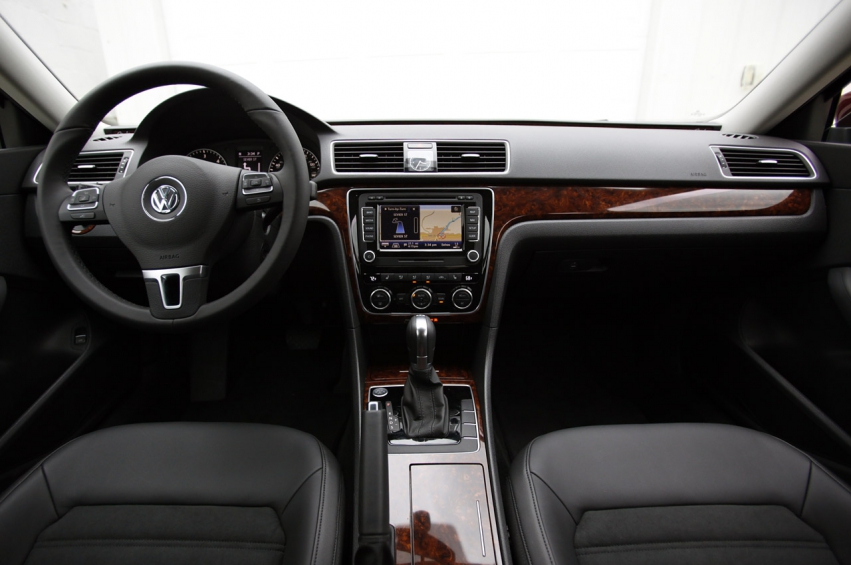 Авто обои Volkswagen Passat 2012