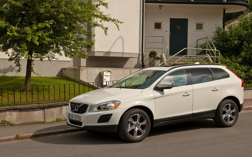 Авто обои Volvo XC-60 2012