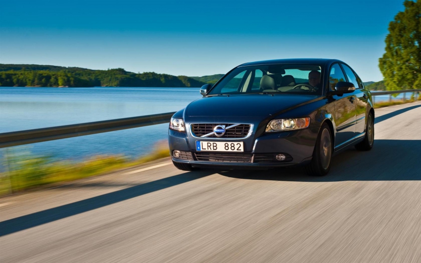 Авто обои Volvo S-40 2012