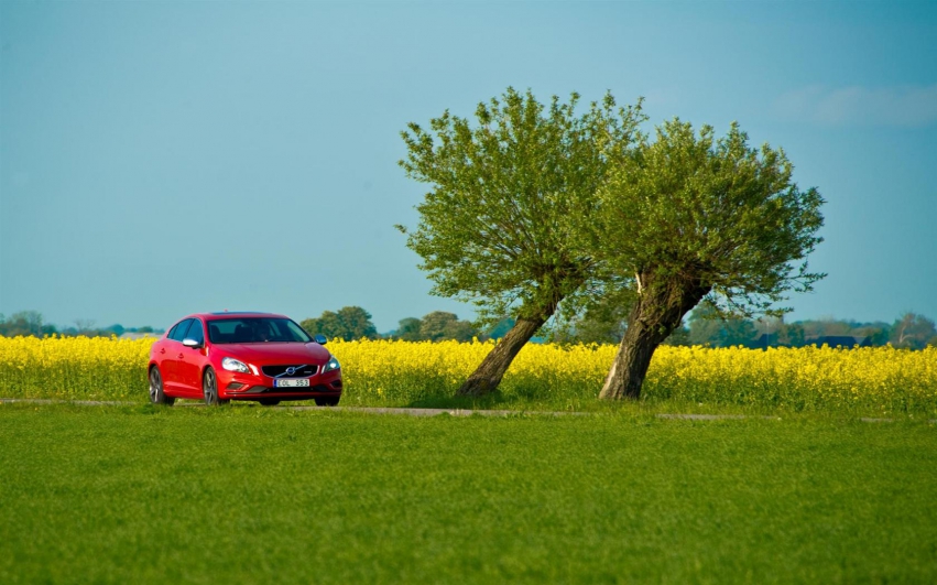 Авто обои Volvo S-60 2012