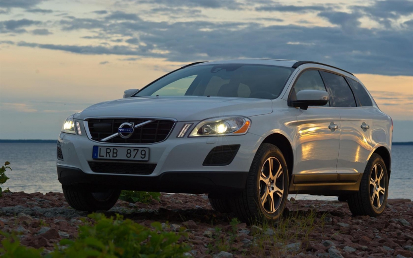 Авто обои Volvo XC-60 2012