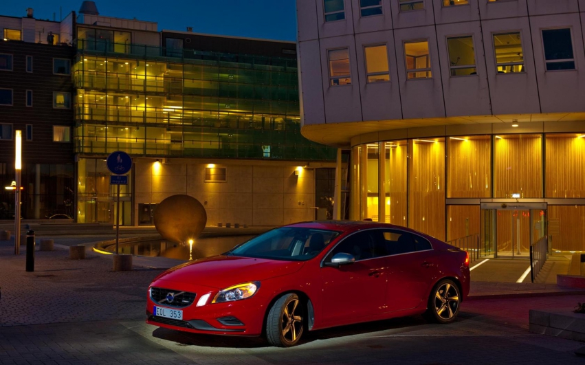 Авто обои Volvo S-60 2012