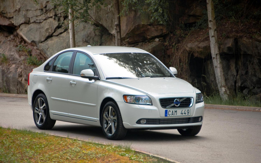 Авто обои Volvo S-40 2012