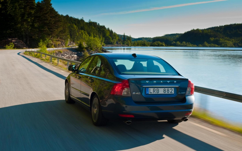 Авто обои Volvo S-40 2012