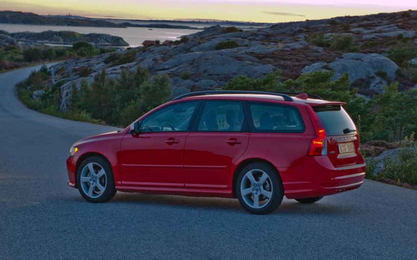 Авто обои Volvo V-50 2012